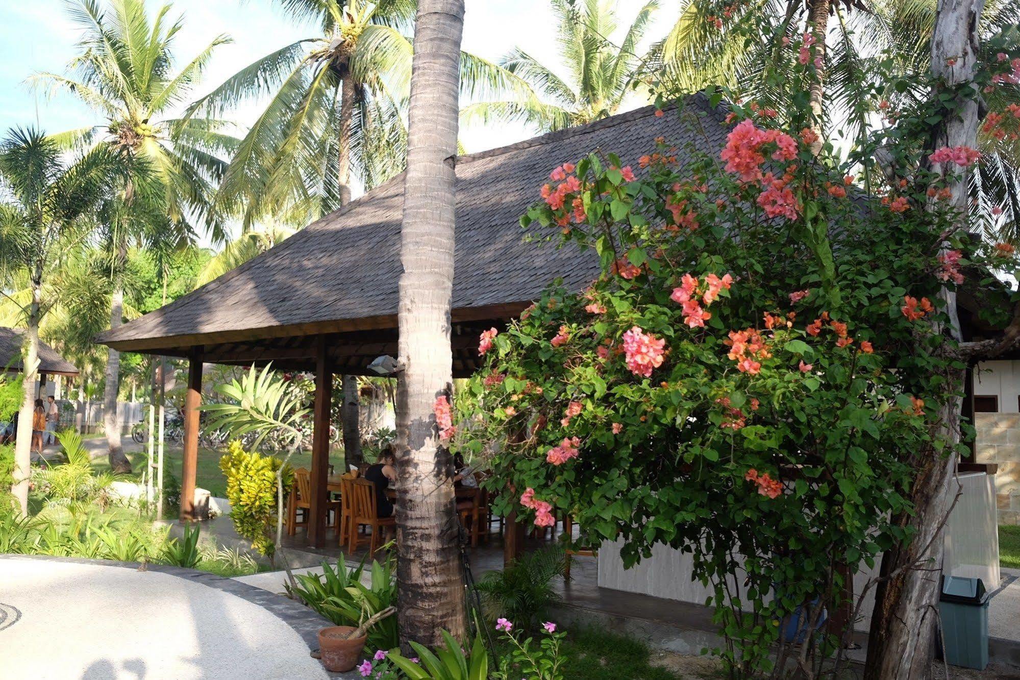 Trawangan Oasis Hotel Gili Trawangan Exterior photo