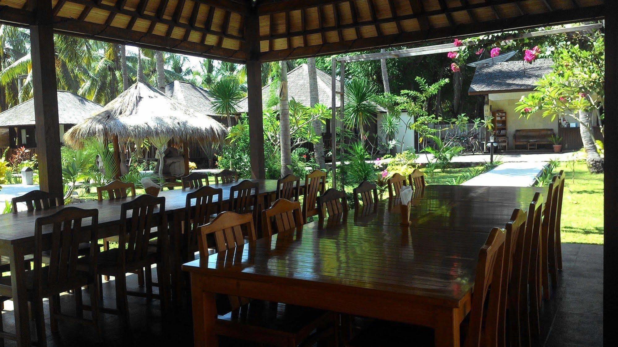 Trawangan Oasis Hotel Gili Trawangan Exterior photo